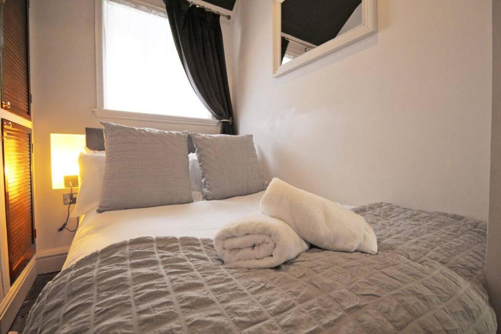 In The Heart Of Chester, Historical & Stylish Экстерьер фото