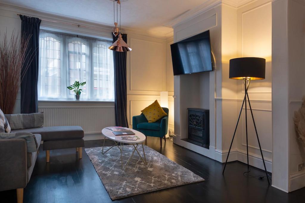 In The Heart Of Chester, Historical & Stylish Экстерьер фото