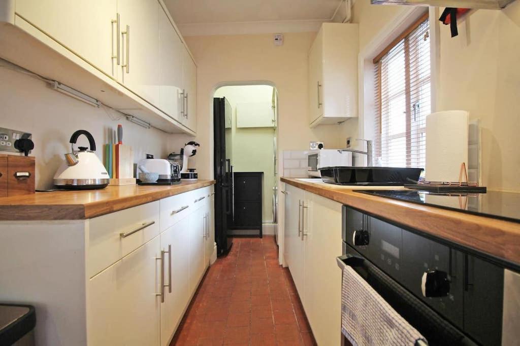 In The Heart Of Chester, Historical & Stylish Экстерьер фото